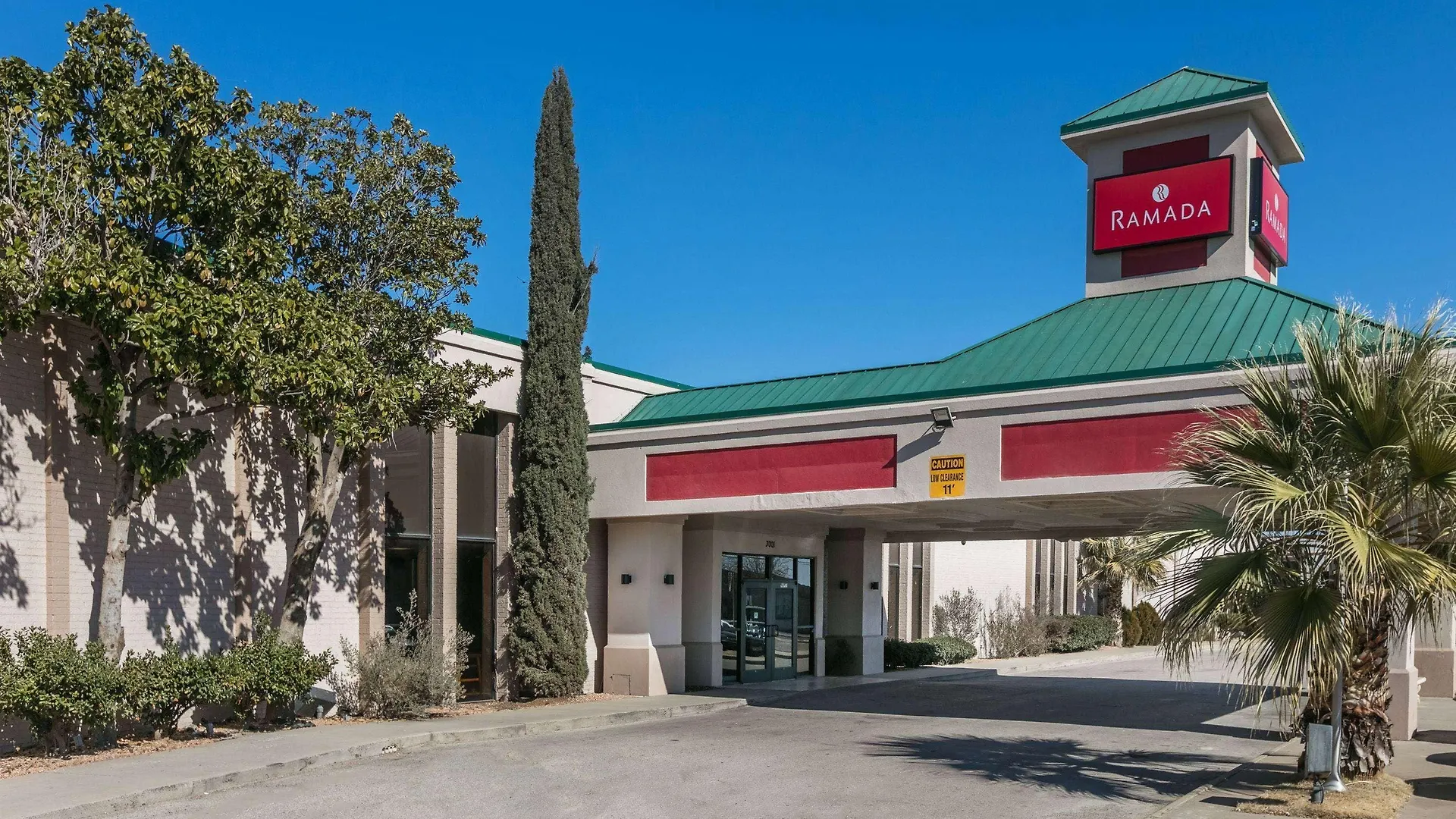 4 Smart Airport Hotels Near Ratliff Stadium Worth Booking