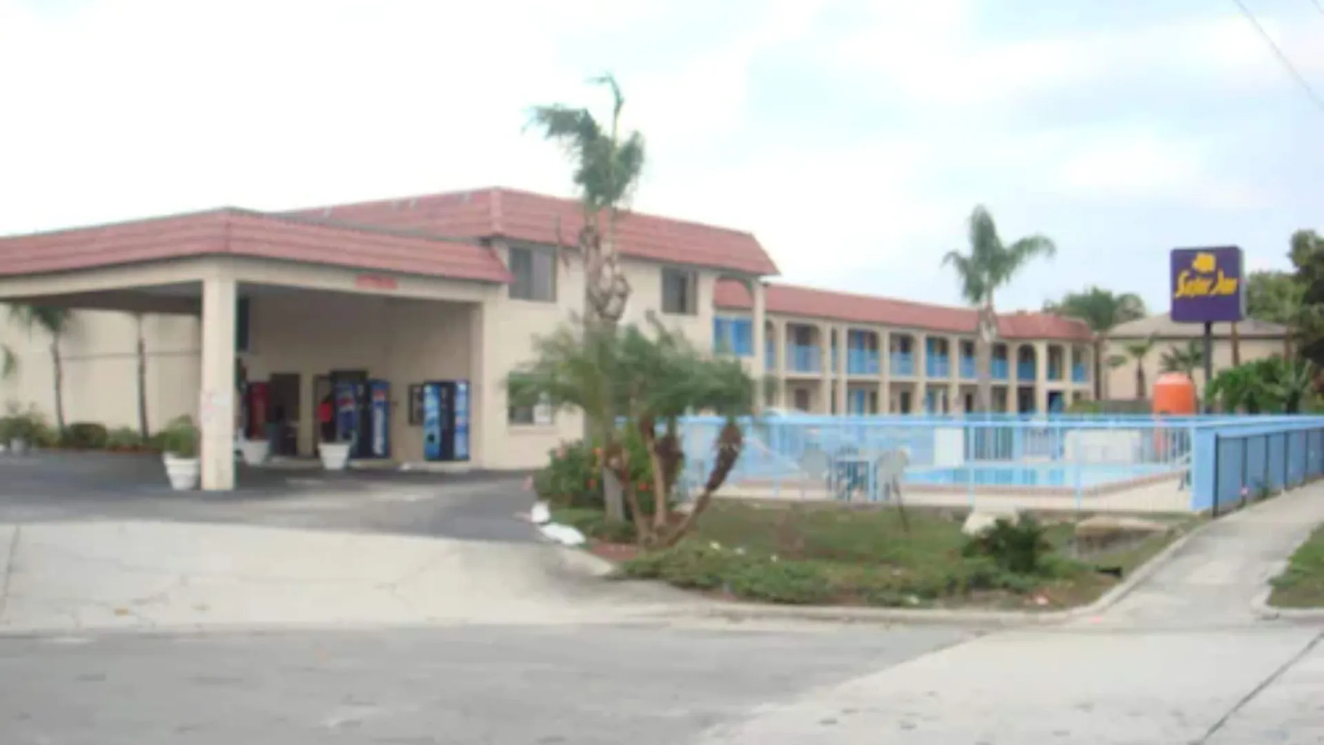 Staying Near Westside Park: 4 Budget Hotels Compared